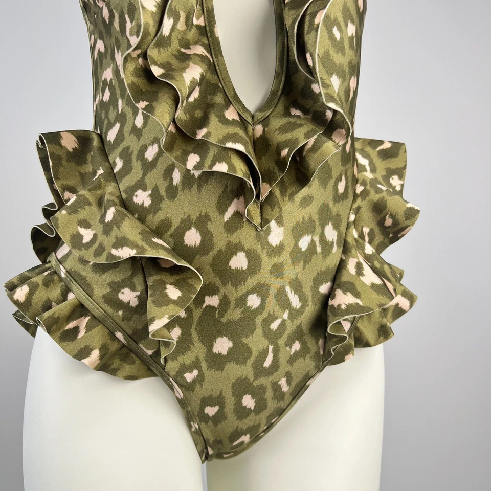 Traje de baño Zimmermann con volantes verde leopardo talla 1 $485 nuevo con etiquetas Foto 4 de 4