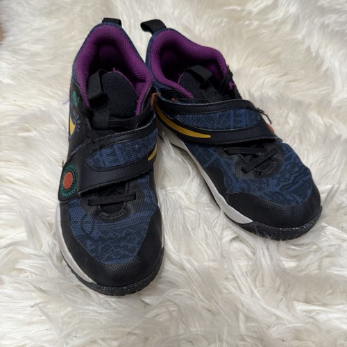 Gently Used NIKE Boys Sneakers Size 2 - Picture 2 of 8
