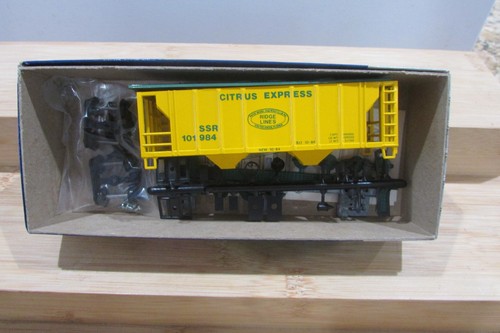 Lote #5633 tolva cubierta de 2 bahías RoundHouse escala HO Citrus Express SSR101984 | Zustand: Used