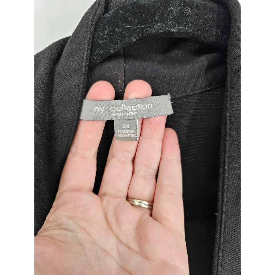 Chaqueta negra informal de manga larga con frente abierto de la colección NY para mujer talla 2X Foto 2 de 3