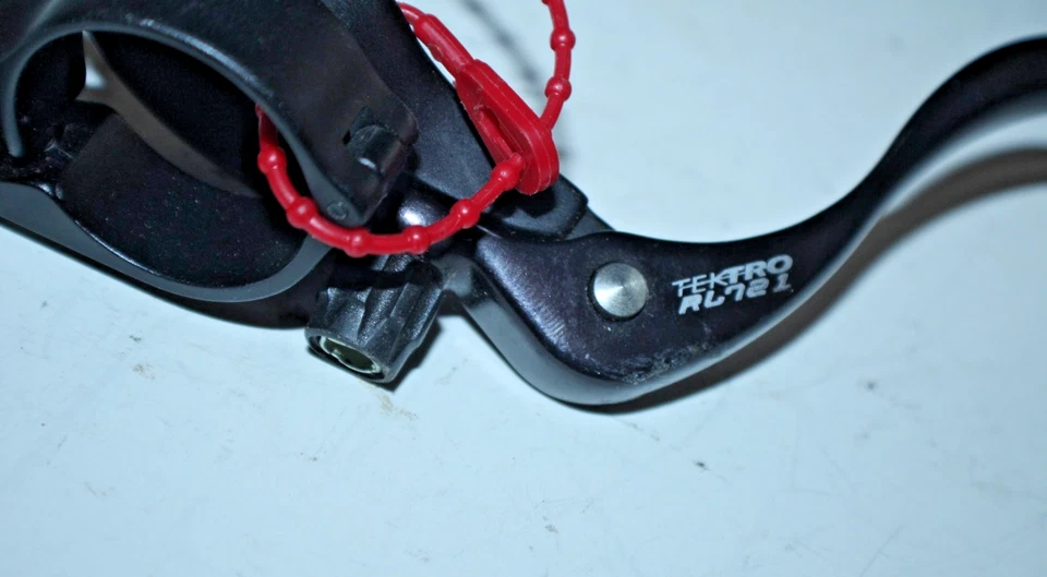 Tektro RL721 Brake Lever Set Black 31.8mm MTB Hybrid Trail Hybrid USA Shipping:) - Image 3 of 4