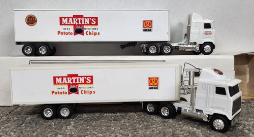 Martin's Kartoffelchips MACK Sattelzugmaschinen ~ Ertl 1988 & 1991 ~ 50th Anniversary