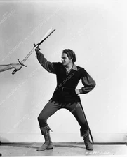 2996-008 Louis Hayward sword fighting film The Black Arrow 2996-08 2996-008