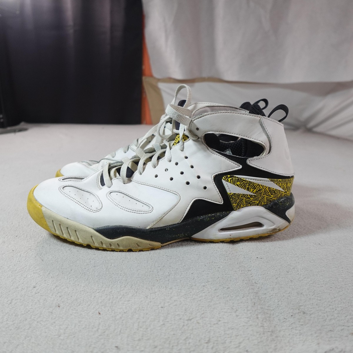 チャマニ Size 13 - Nike Air Tech Challenge Huarache White Tour Yellow for