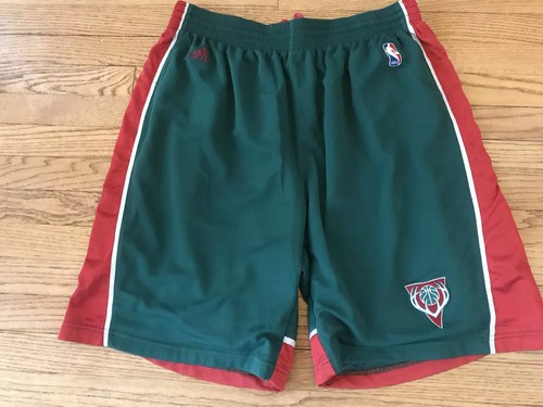 PAIR OF MILWAUKEE BUCKS NBA SHORTS MEN 