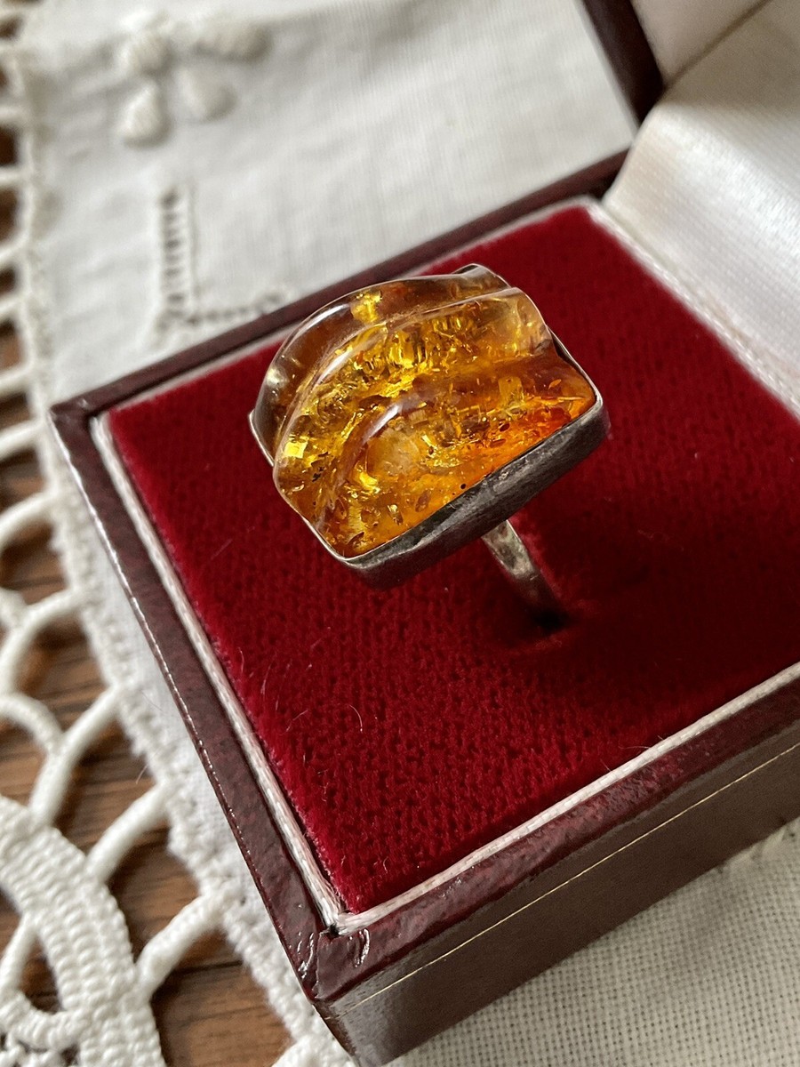 Bague Ancienne Art Déco En Argent Massif Avec Ambre Sculpté - Superbe Pièce Vintage - Occasion