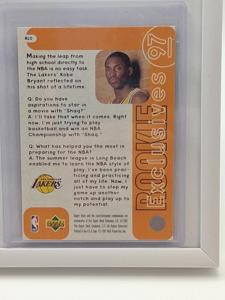 UD Rookie Exclusives Kobe Bryant 1997 usado Foto 2 de 2