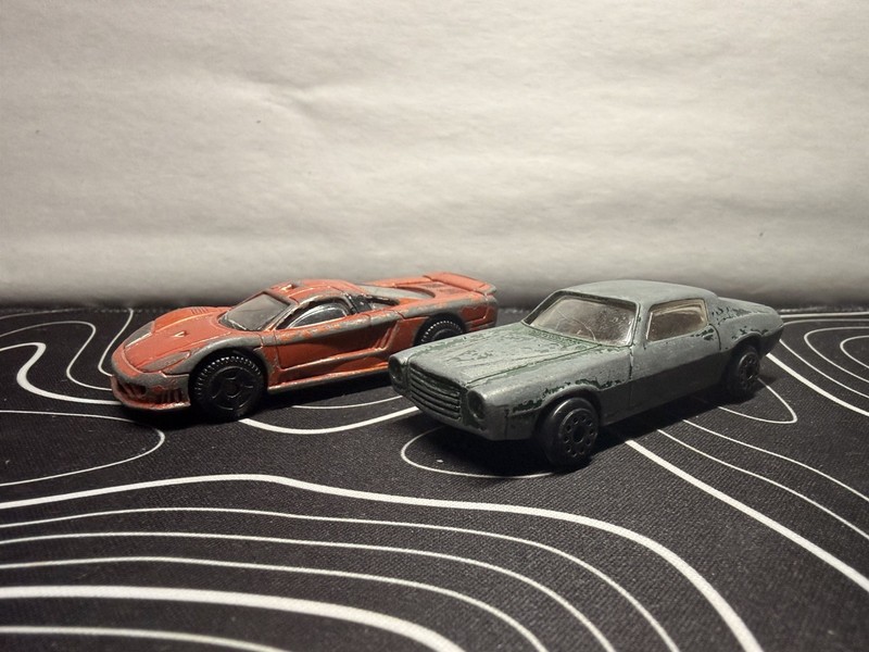 Maisto Muscle Machines 1:64 Diecast Lot of 2 Chevrolet Camaro Orange/Gray