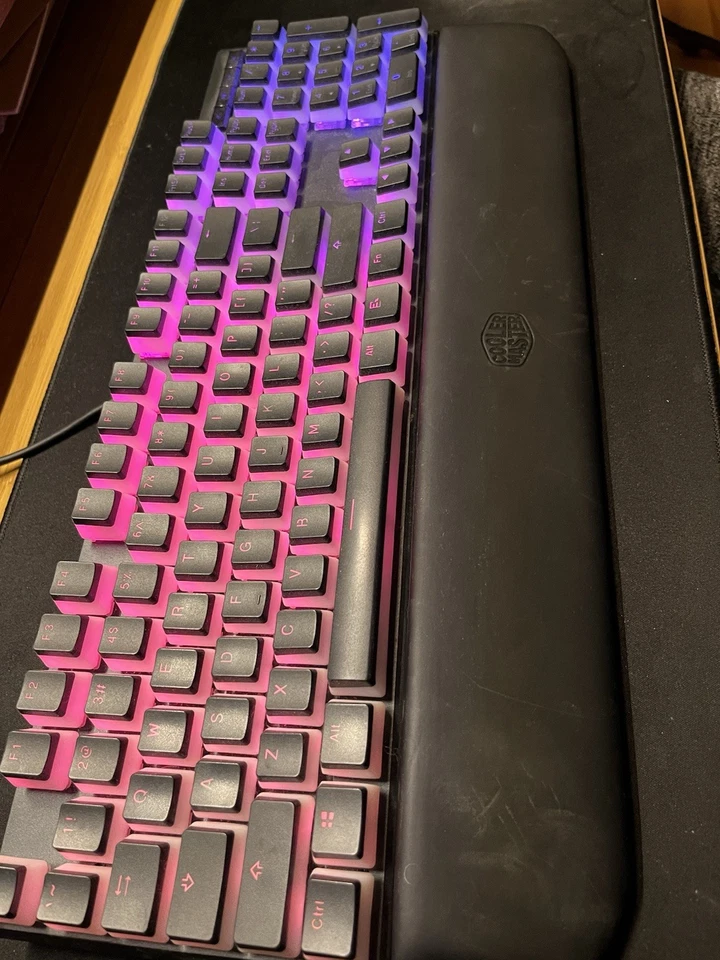 Cooler Master MK750 Full Size RGB Mech. KB - Blue - Pudding Keycaps - Wrist Rest - Image 2 of 4