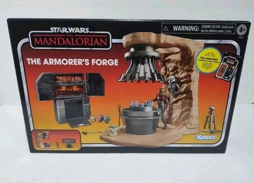 STAR WARS Vintage Collection The Armorer's Forge playset & Carded Armorer Sealed