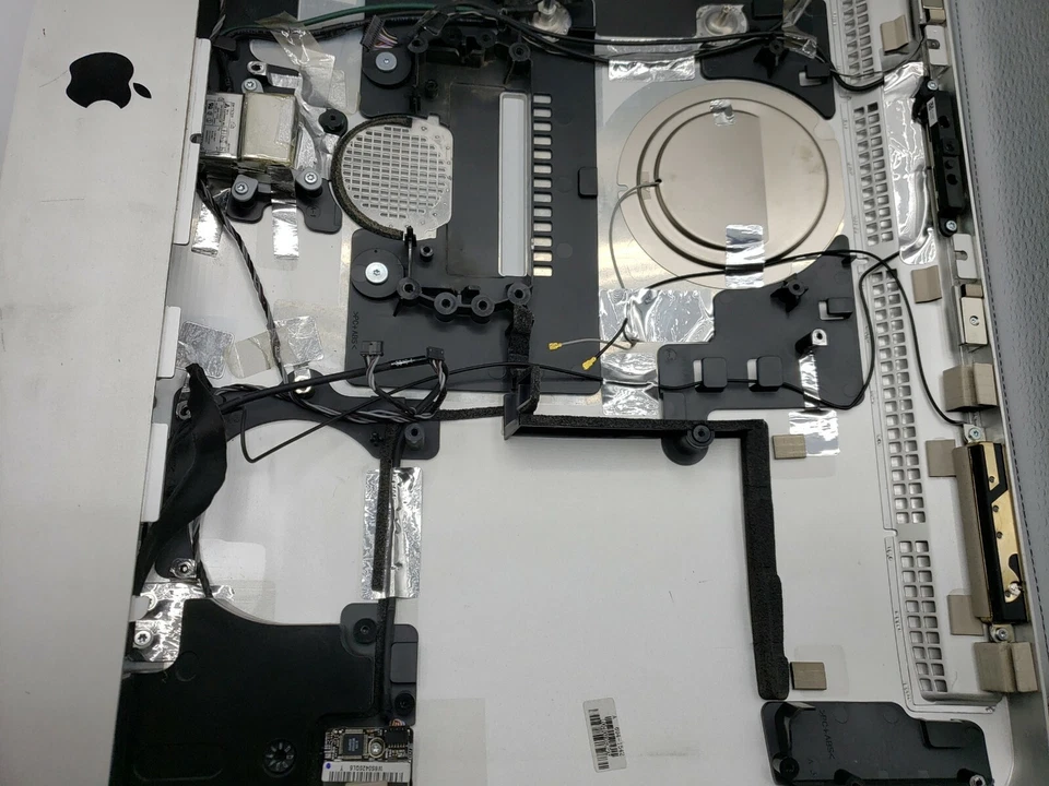 Mid 2010 iMac A1311 21.5" Shell, fans,WiFi, NO GPU PS NO MB OR CPU aw92820B - Image 2 of 4