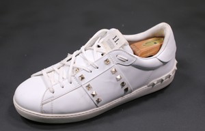 valentino rockstud 11 sneaker