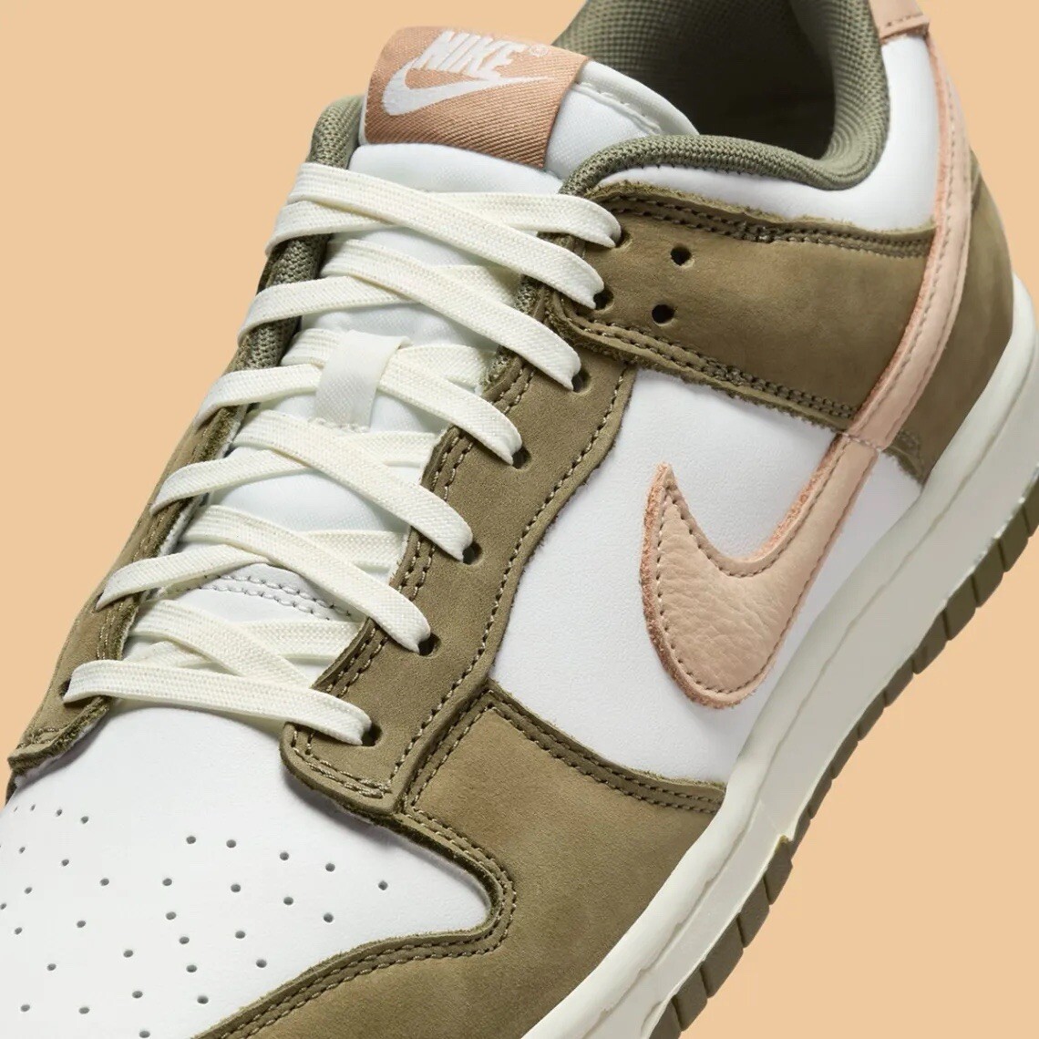 美品　ナイキ　ダンク　ロー　トリプルホワイト　ゴルフシューズ　スパイク NIKE GOLF ナイキゴルフ CT0541-133 AIR ZOOM INFINITY TOUR