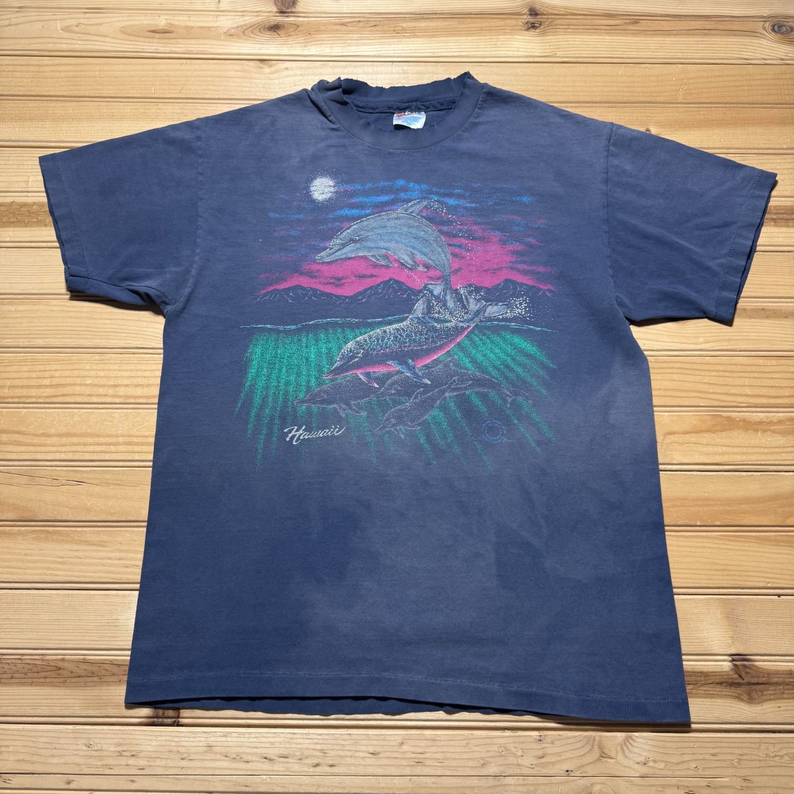 Vintage 90s Hanes Hawaii Dolphins Animal Sunset Ocean Graphic T-Shirt USA Large