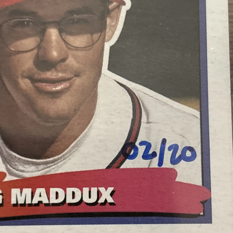 2022 TOPPS ARCHIVES 1988 TOPPS BIG MINIS AUTOGRAFADO #888M-46 Greg Maddux 02/20 Braves - Imagem 4 de 4