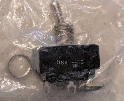 EATON - Cuttler-Hammer 8812 - TOGGLE DPDT Switch, 20A, 28VDC 10A - 115V