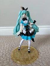 Hatsune Miku Alice in Wonderland Figure