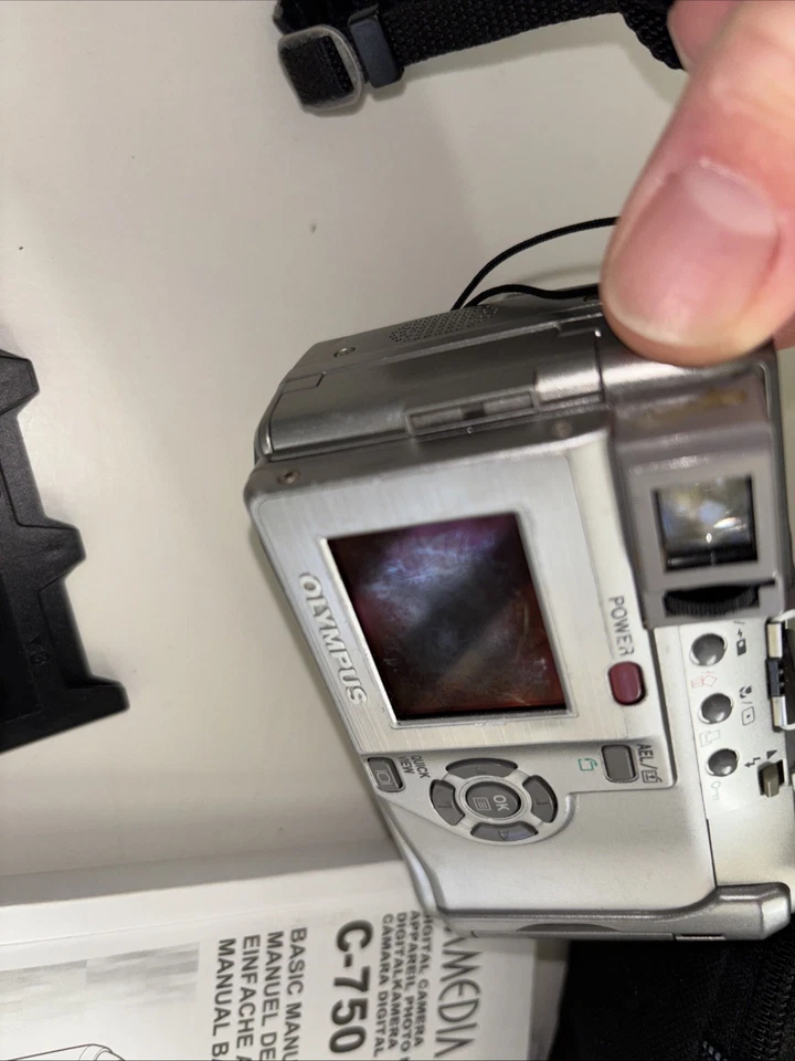 Olympus C-750 4mp Ultra Zoom Digital Camera Silver - SD Cards, Remote, Case - Image 3 of 4