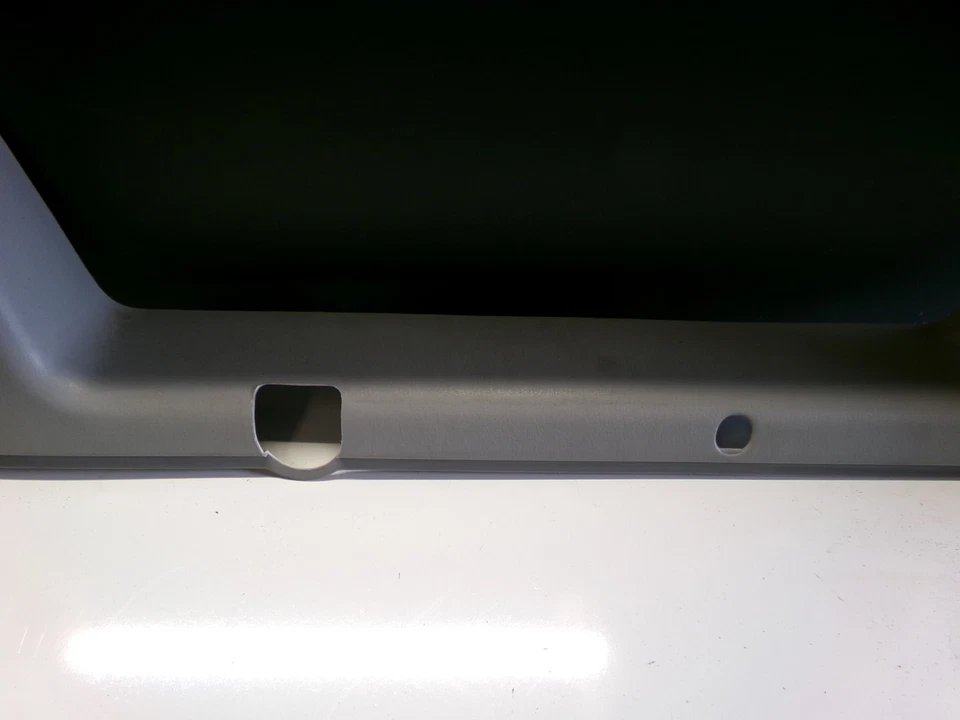 Guarnição de painel de janela traseiro direito quarto superior MR227526 97-01 Mitsubishi Montero SPR - Imagem 4 de 4