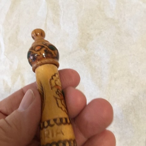VTG Wooden Treen Hand Carved & Painted W Bulgarian Rose Oil 0.4 AB Needle Holder - Picture 8 of 14
