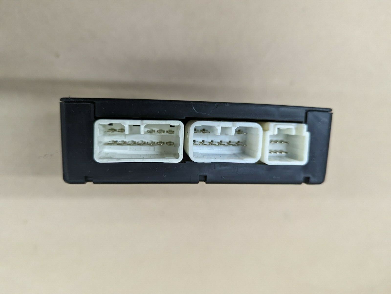 0408 Toyota Solara Convertible Top Roof Control Module Unit 85921