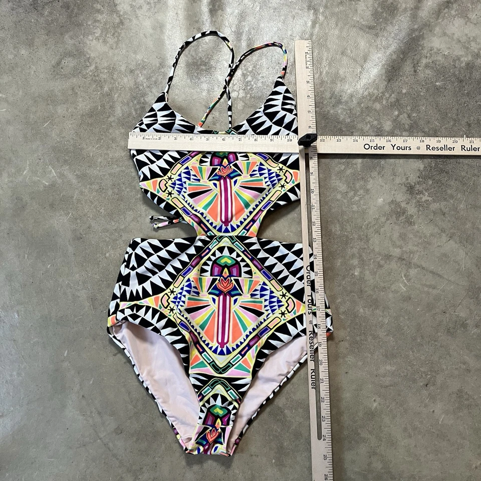 Maiô Mara Hoffman Swim Tamanho XS Fonte Cósmica com Cadarço Recortado Uma Peça - Imagem 2 de 4