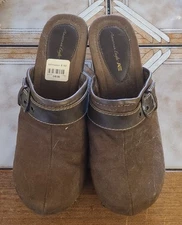 American Eagle Womens Sz 8.5 Slip On Studded Brown Suede Chunky Clogs Mules