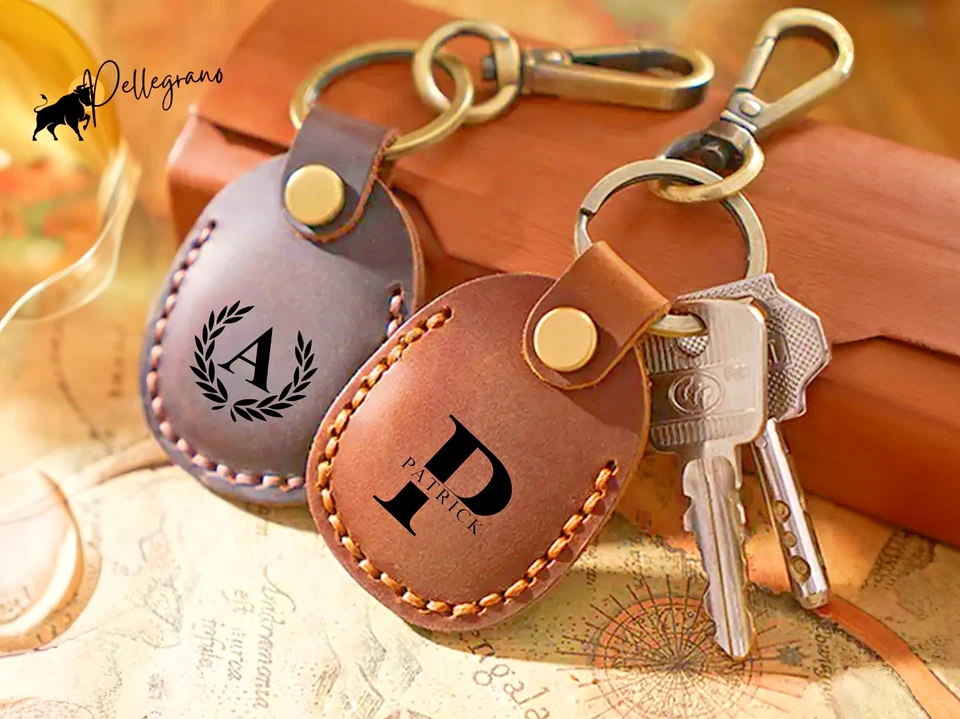 PELLEGRANO Kuhfell Leder Keychain & AirTag-Hülle – Geschenke personalisiert | Cool & Chic