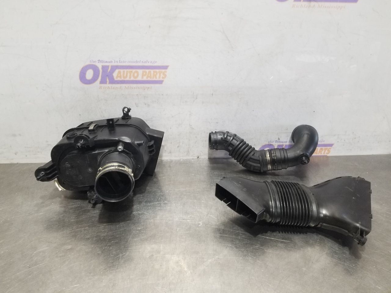 20 2020 MASERATI LEVANTE SQ4 GRANSPORT 3.0L ENGINE AIR CLEANER INTAKE LEFT 