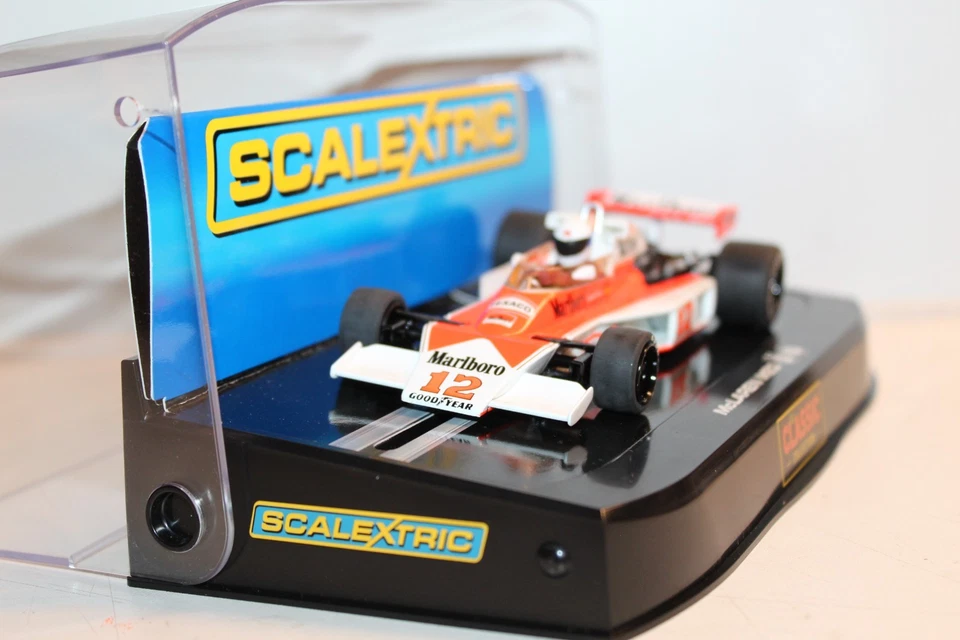 SLOT CAR SCALEXTRIC MCLAREN M23 J. MASS EDIZIONE SPECIALE N 12 NUOVA 1/32 - Immagine 4 di 4