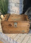 Boîte à munitions en bois vide ancienne vintage grenade fragment main M67 pieds Smith 1974
