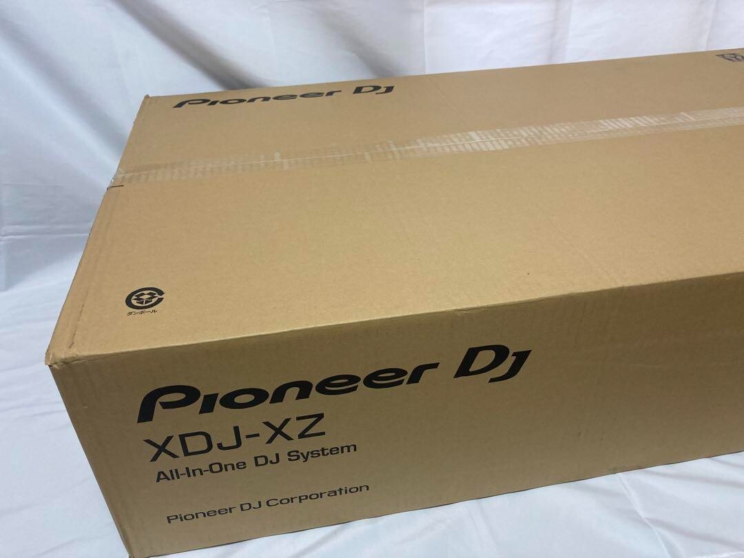 Pioneer DJ XDJ-XZ Professional All-in-One DJ System - Black Pioneer DJ XDJ-XZ Professional All-in-One DJ System - Black