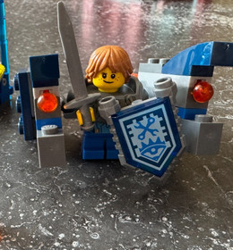 70333 LEGO Complete NEXO KNIGHTS: Ultimate Robin