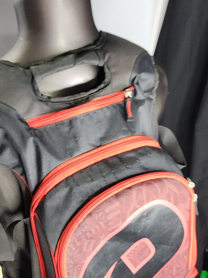 Mochila DeMarini taco de beisebol softbol preta vermelha dedicação insana  - Imagem 3 de 4