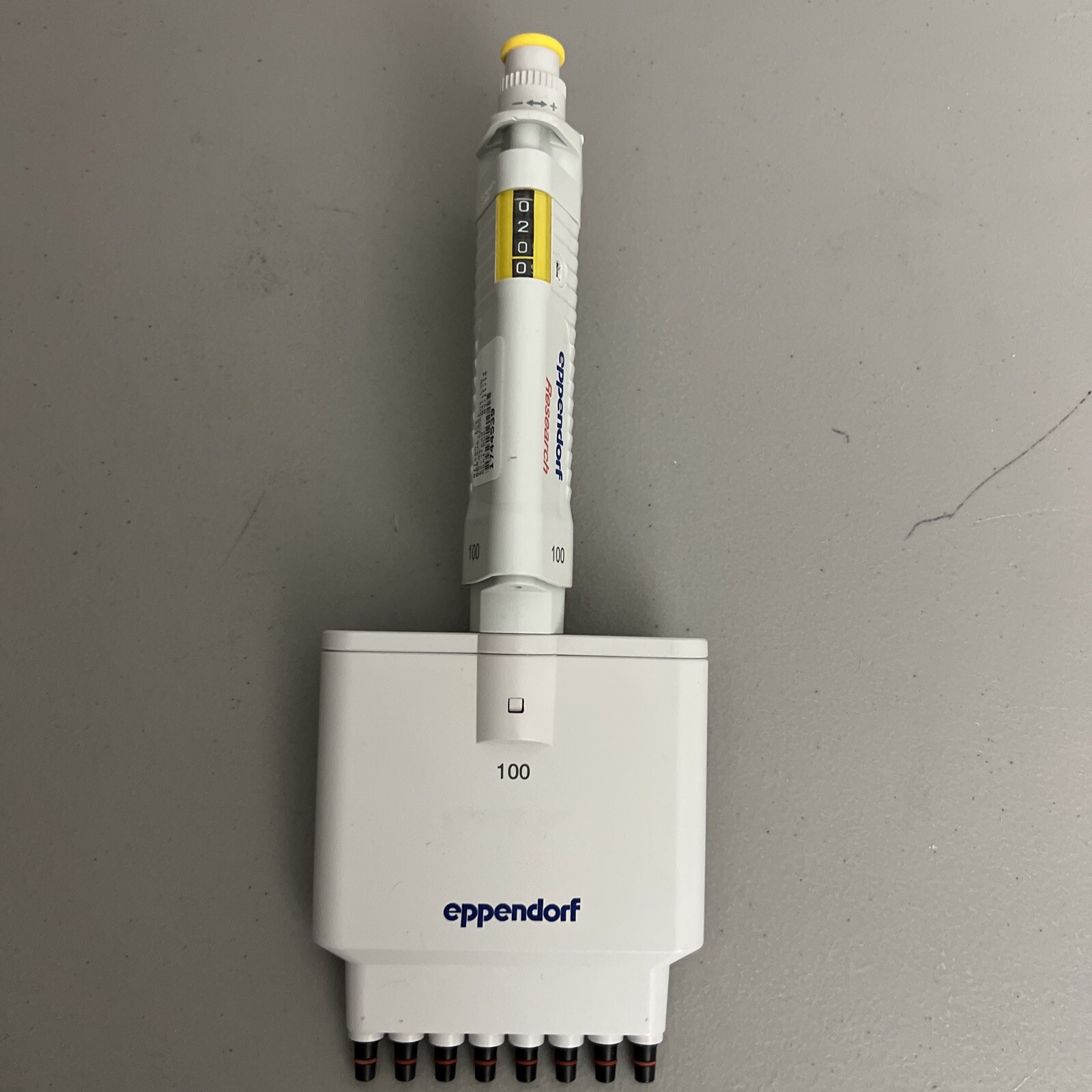Eppendorf  Research 8 Channel Pipette 100 10-100 uL Pipetman Pipetted