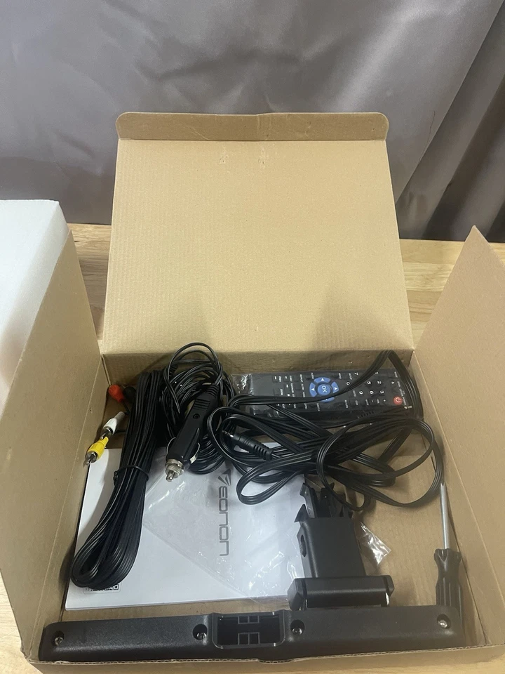 EONON X3 PLUS 10.1” QLED Double Din CarPlay & Android Auto Car Radio - Image 3 of 4