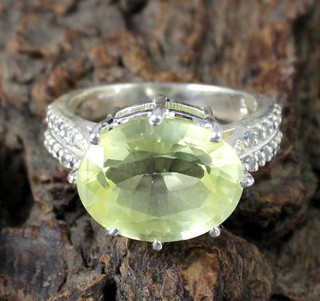 Certified Natural Ceylon Yellow Sapphire 14.81 Ct Oval Gemstone Ring No Tariffs