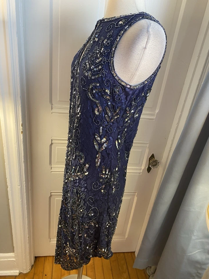 VESTIDO MIDI AZUL CON CUENTAS Y LENTEJUELAS PISARRO NIGHTS - TALLA 10 - ¡ESTILO DE FIESTA PERFECTO! Foto 4 de 4