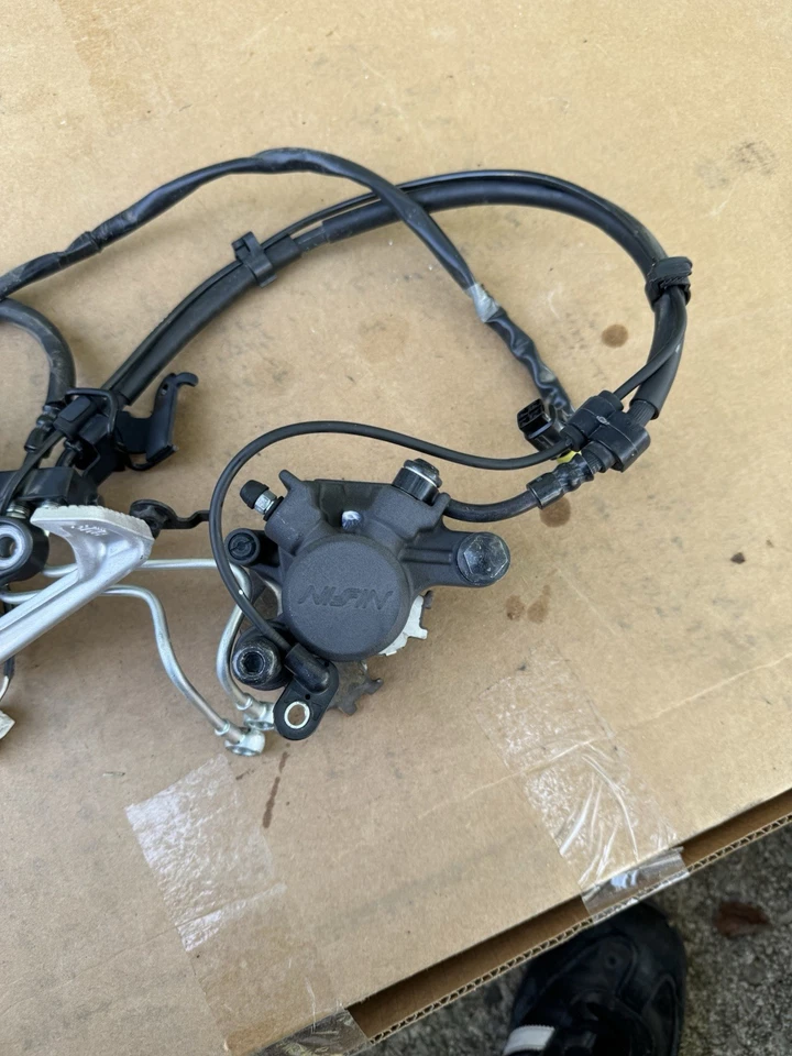 2024-2025 YAMAHA MT09 MT-09 OEM ГЛАВНЫЙ ЦИЛИНДР ЗАДНЕГО ЗАДНЕГО ТОРМОЗА С ЗАДНИМ КОМПЛЕКТОМ - Изображение 2 из 4