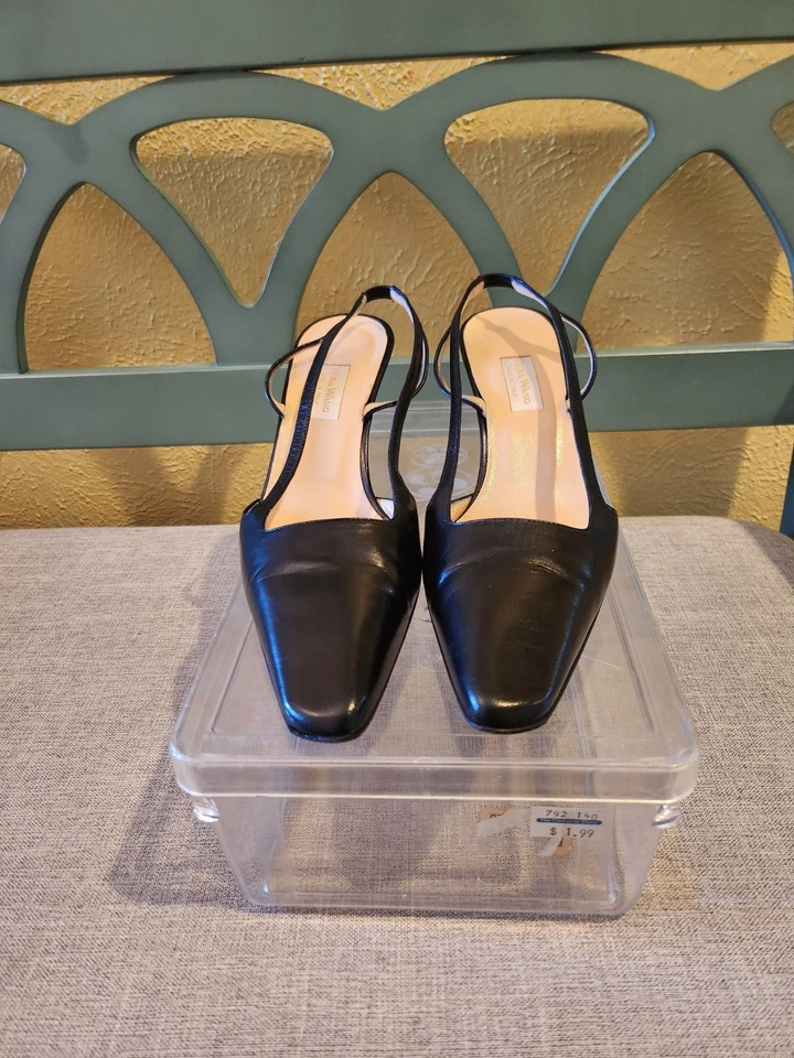 Vera Wang Black Leather Kitten 2" Heels  Slingback  Sz 7 Pointed Toe Italy  - Image 2 of 4