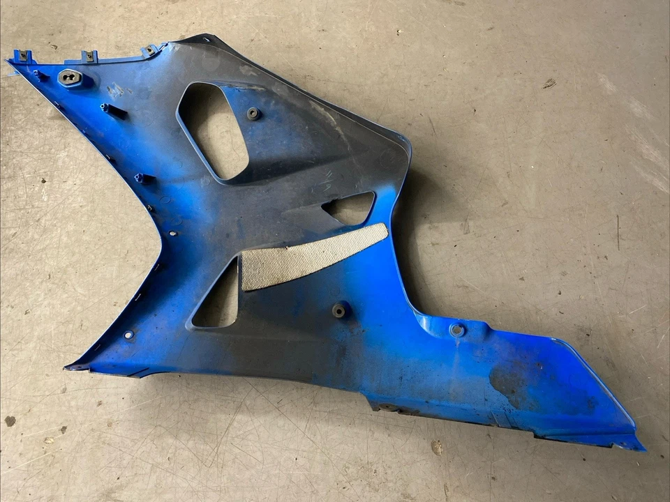 ♻️ Panel carenado medio lado derecho Suzuki GSXR600 2001 - 2003 K1 - K3 ♻️ Foto 2 de 4
