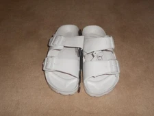 NEW, LADIES SOLE MATES RUBBER LIGHTWEIGHT SANDALS, WHITE, SIZE 7