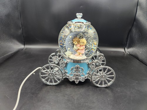 Couple In Love Over The Moon, Vtg Style Carraige Lighted Musical Snow Globe