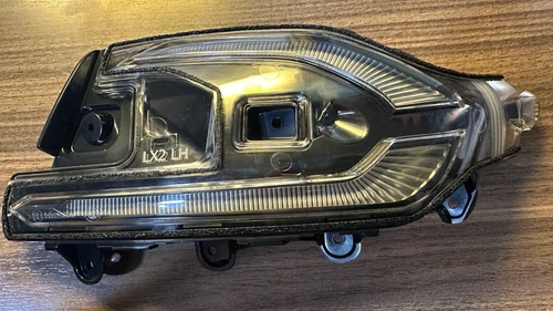 NEW OEM HYUNDAI PALISADE 2020-2025 DRIVERS SIDE LED MIRROR LAMP