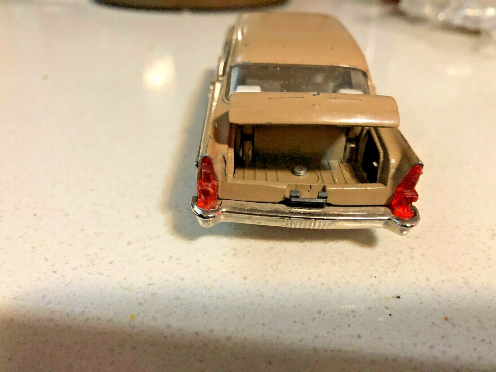 1:43 VINTAGE SOVIET RUSSIAN USSR RARE GAZ-13 CHAIKA BEIGE LIMO