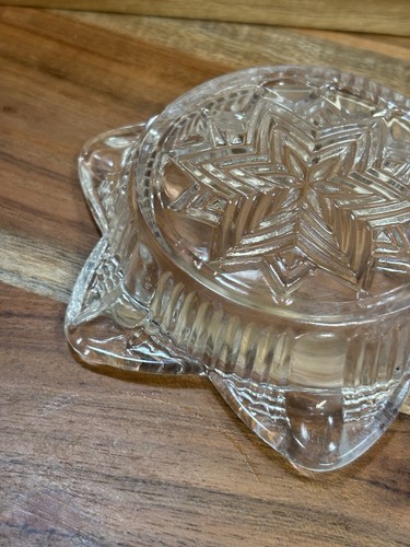 Vintage 6-Lobed Star Shaped Clear Glass Ashtray with Star-in Star Design 4.75” - Picture 3 of 4