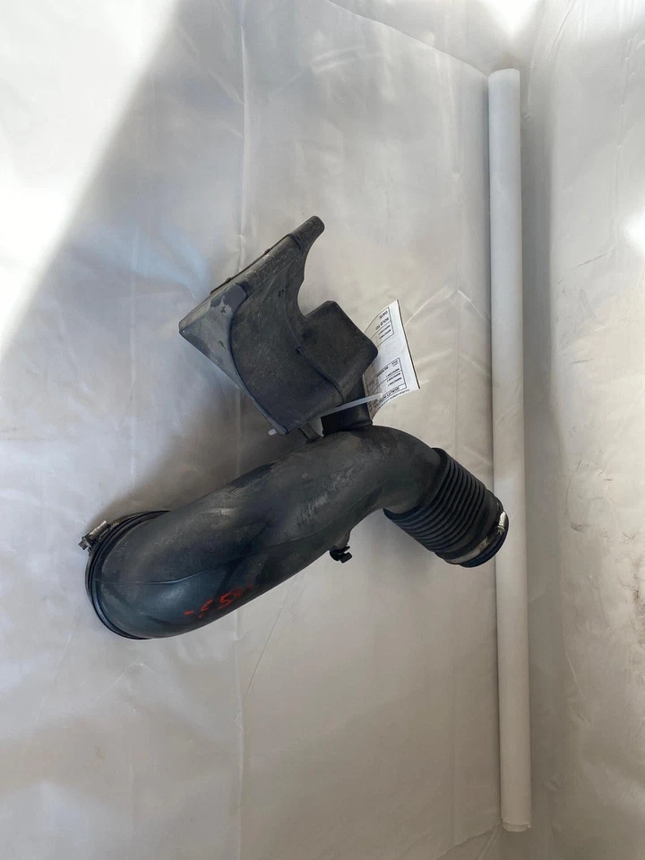 Трубка воздухозаборника впускного шланга двигателя 2005 BMW X5 с резонатором изготовитель оборудования - Изображение 3 из 4