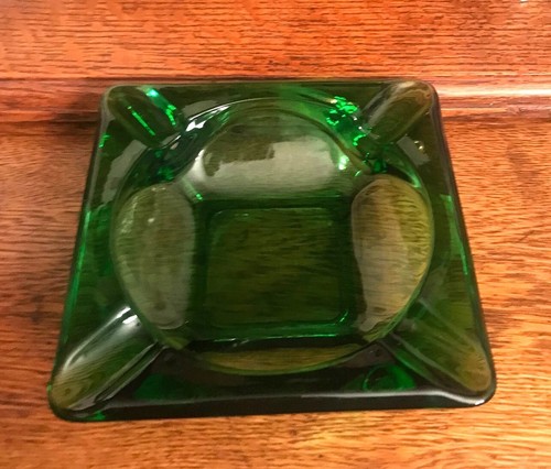 Vintage Ca 1960's Heavy Green Glass Ashtray 5-7/8" Square In Great Condition - Picture 2 of 6