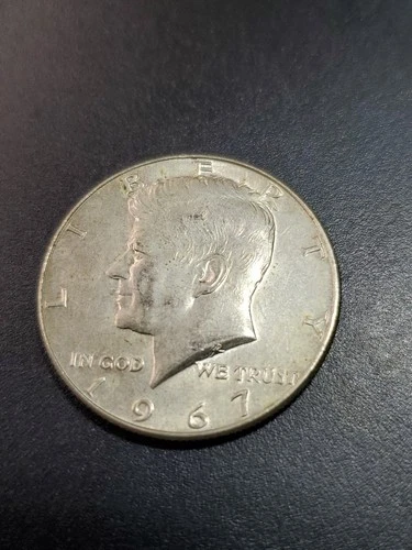 1967 50C Kennedy Half Dollar 40 % Silver Au