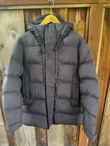 New Vollebak Titan Puffer Jacket Black Men’s Large - product listing photo